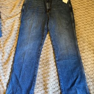 Good American Good Curve Straight Jeans